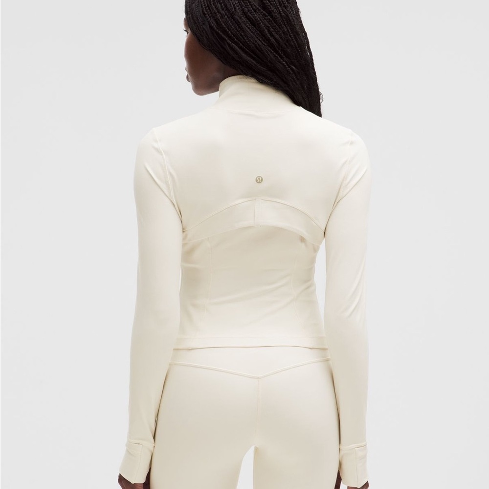 Define Cropped Jacket Nulu Light Ivory and Gold Lululemon - Picture 4 of 4